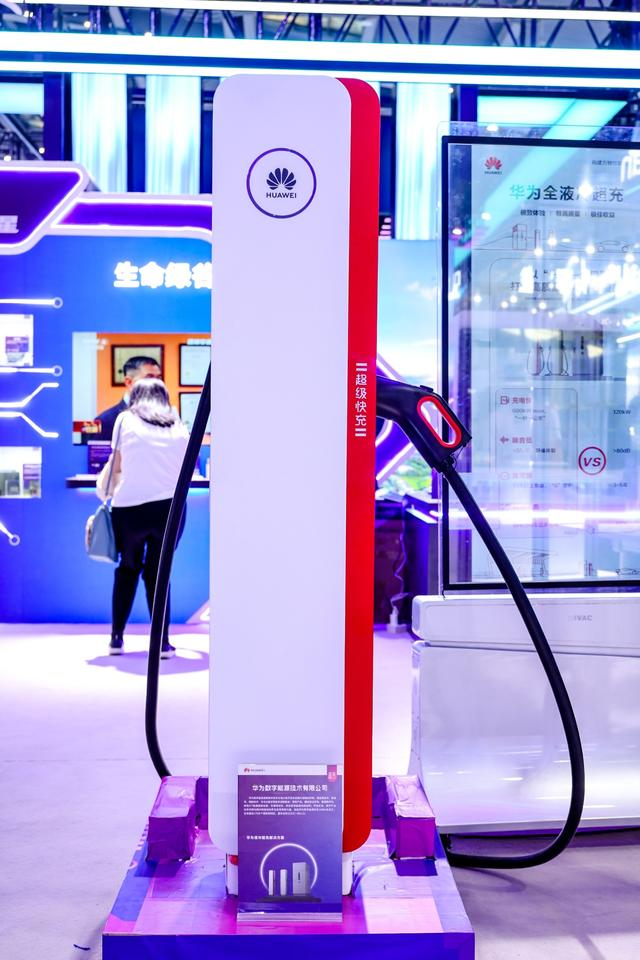 電纜拗折1萬次不斷！線纜力量成為建設“超充之城”利器